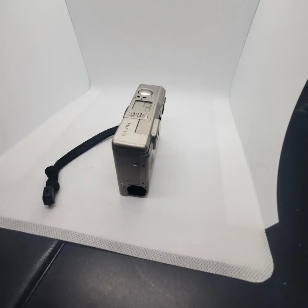 Canon PowerShot ELPH Digital Camera FOR PARTS OR REPAIR Broken As Is Spares Only